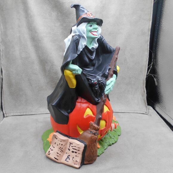 Vintage Halloween Ceramic Green Witch on Pumpkin Byron Molds 1972 - Picture 4 of 10